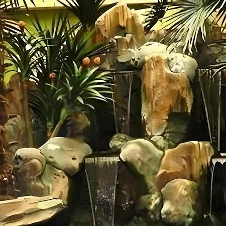 V3 Hotel Surabaya Kültér fotó