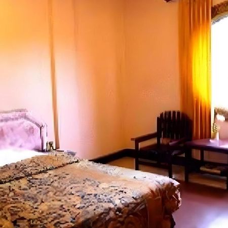 V3 Hotel Surabaya Kültér fotó