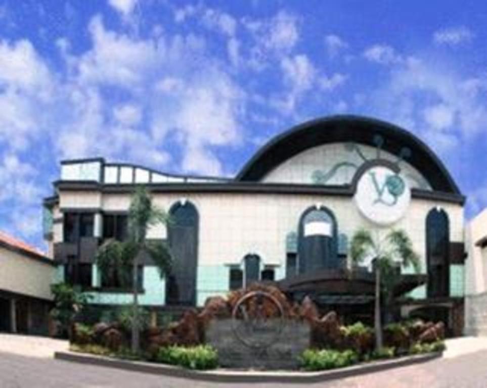 V3 Hotel Surabaya Kültér fotó