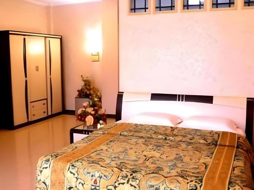 V3 Hotel Surabaya Kültér fotó